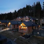 Alpehytte Stroemy Demaenovska Dolina